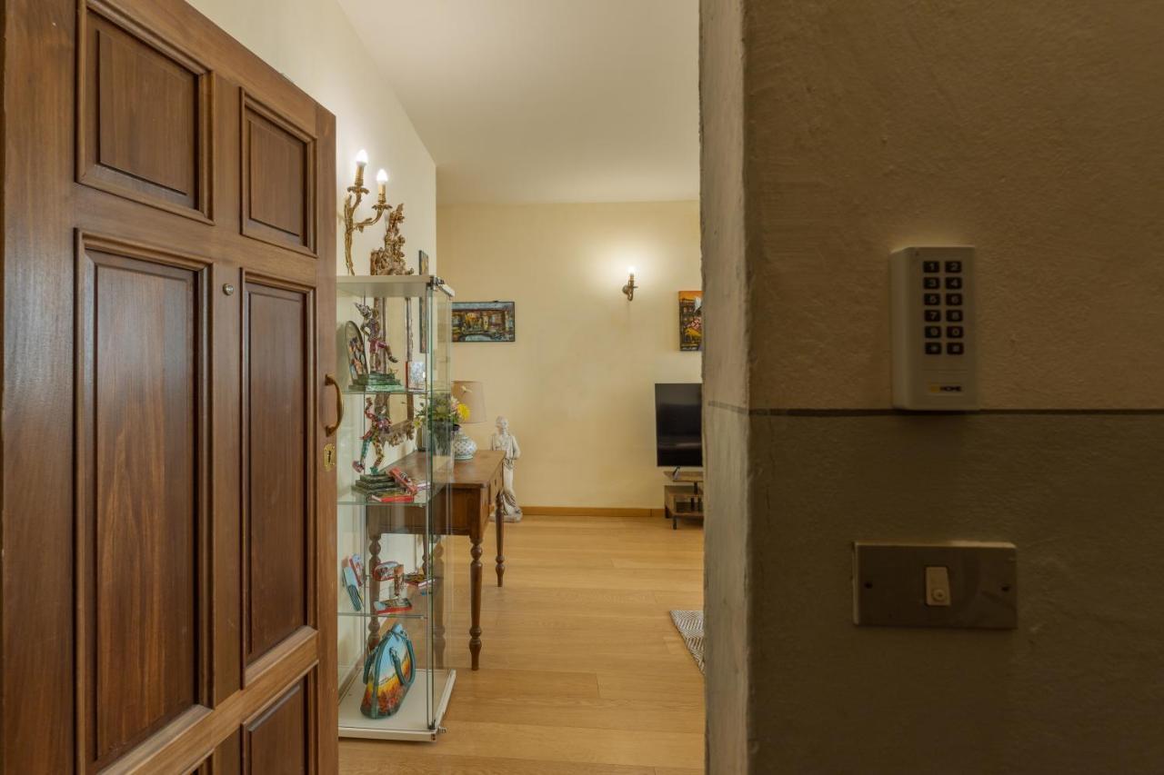 Pinocchio' S House In The Center Of ฟลอเรนซ์ ภายนอก รูปภาพ